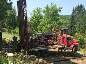 Forage des puits artésiens dans les Laurentides